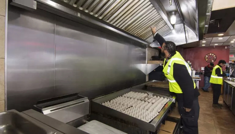 ステンレス製キッチンダクト清掃 業務用厨房ソーキングタンク  - Commercial Kitchen Hood Cleaning のレビューと価格